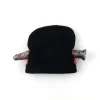 Bonnet transpercé d'un clou