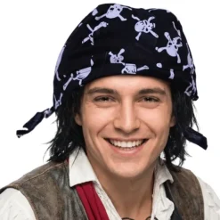 Coiffe de Pirate noire avec têtes de mort