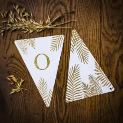 5 Fanions Blancs et Paillettes Or " O " - Fougère