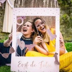 Kit Photobooth avec son Cadre et ses 12 Pièces - EVJF de Folie - Rose Gold
