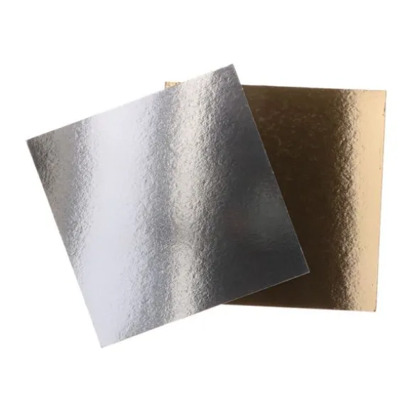 3 plateaux à gâteaux carrés - 25 x 25 cm - Couleur Argent / Or