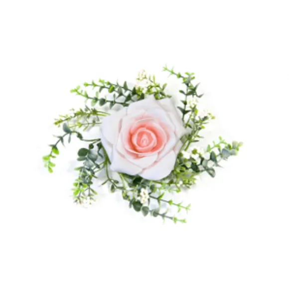 Rose décorative et feuillage de centre de table - Rose pastel
