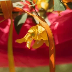 Ruban avec liseré doré en tissu - 1 cm x 5 m - Couleur au choix