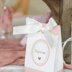 10 sachets "Baptême" avec ruban satiné - 7,5 x 12,5 x 4,5 cm - Collection Baptême Blanc et Or - Couleur au choix