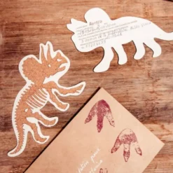 Set de 4 invitations avec enveloppes - Collection Dinosaure Kraft